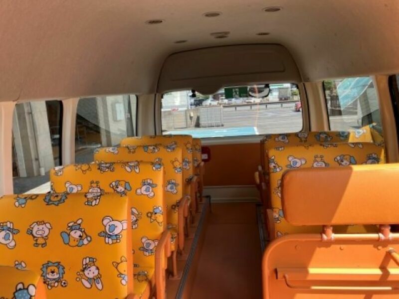 HIACE COMMUTER