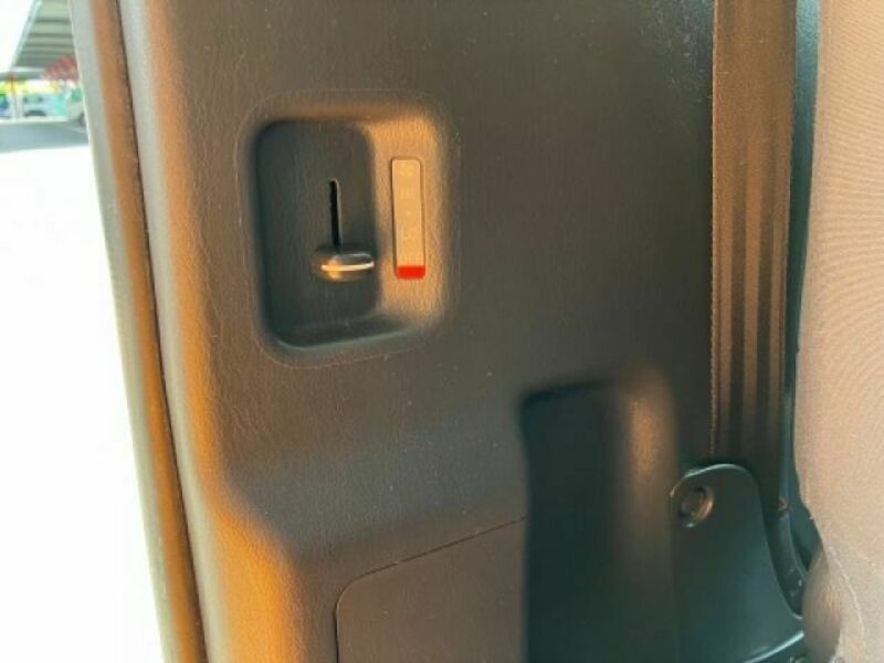 HIACE COMMUTER