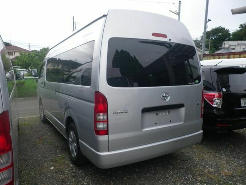 HIACE COMMUTER