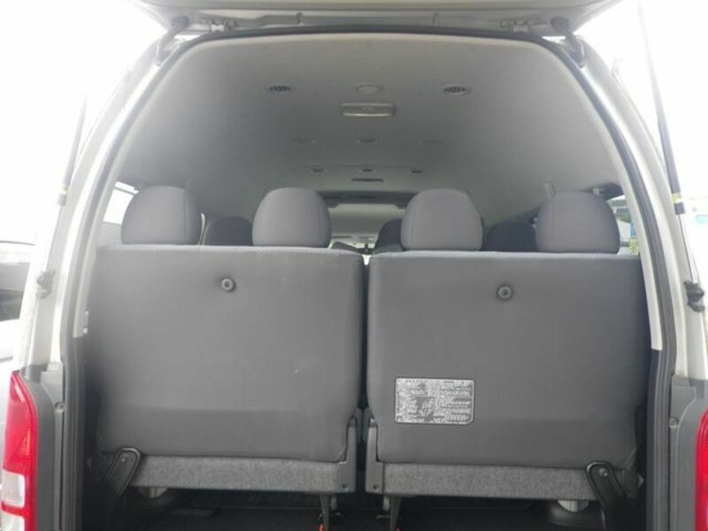HIACE COMMUTER