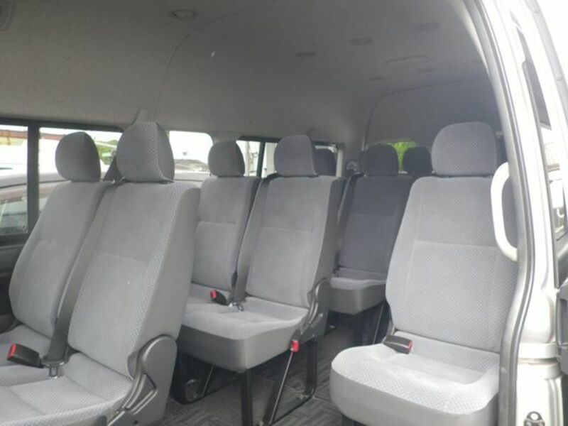 HIACE COMMUTER