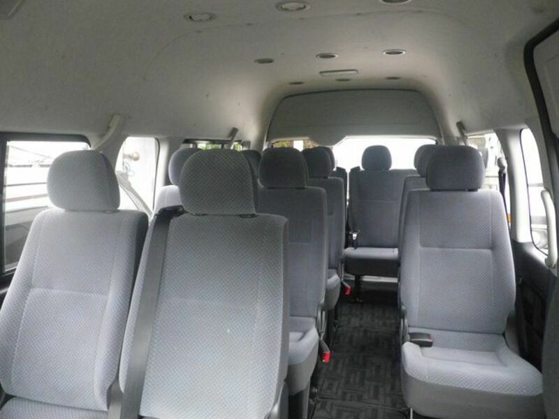 HIACE COMMUTER