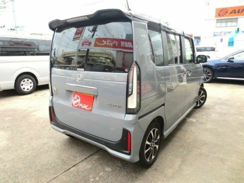 N BOX CUSTOM