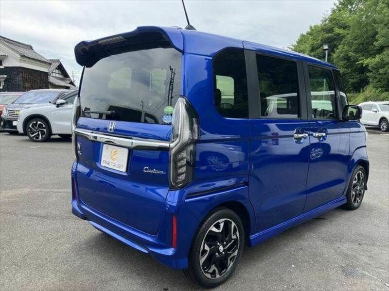 N BOX CUSTOM