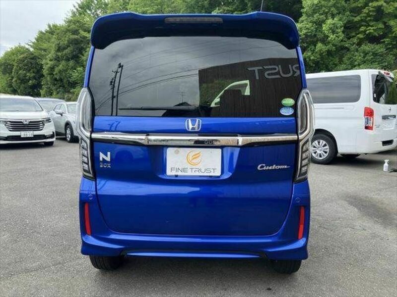 N BOX CUSTOM