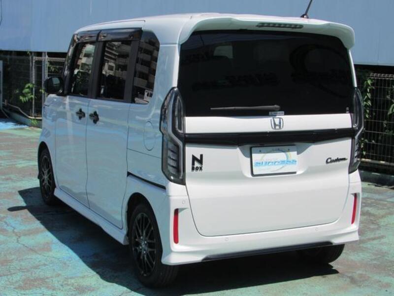N BOX CUSTOM