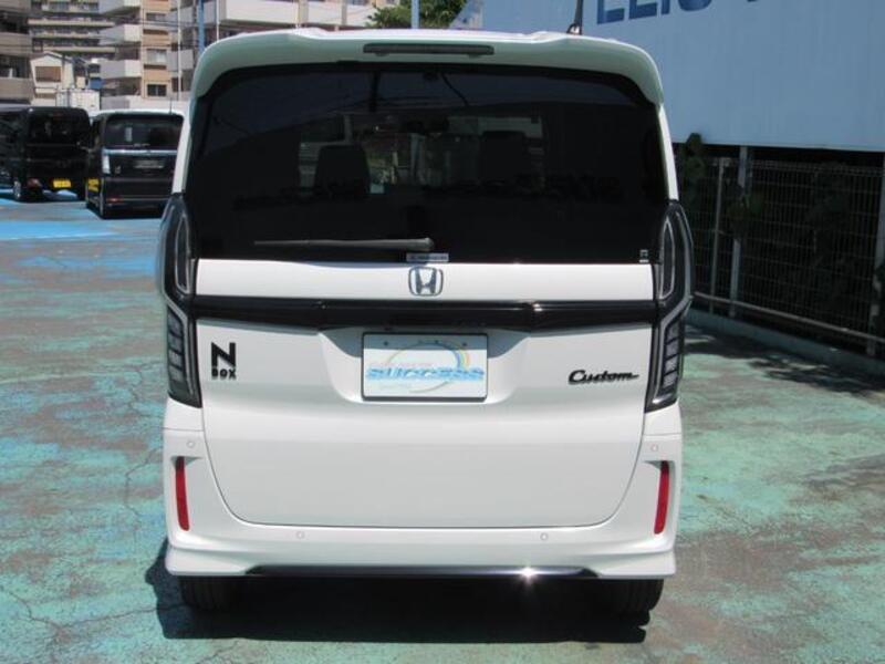 N BOX CUSTOM