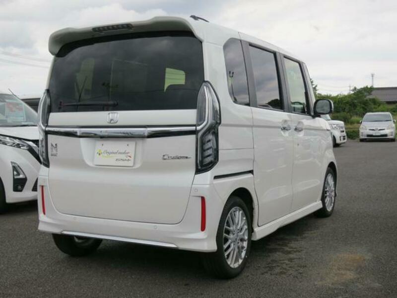 N BOX CUSTOM