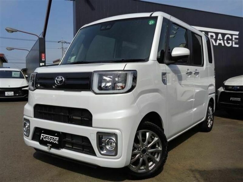 TOYOTA PIXIS MEGA