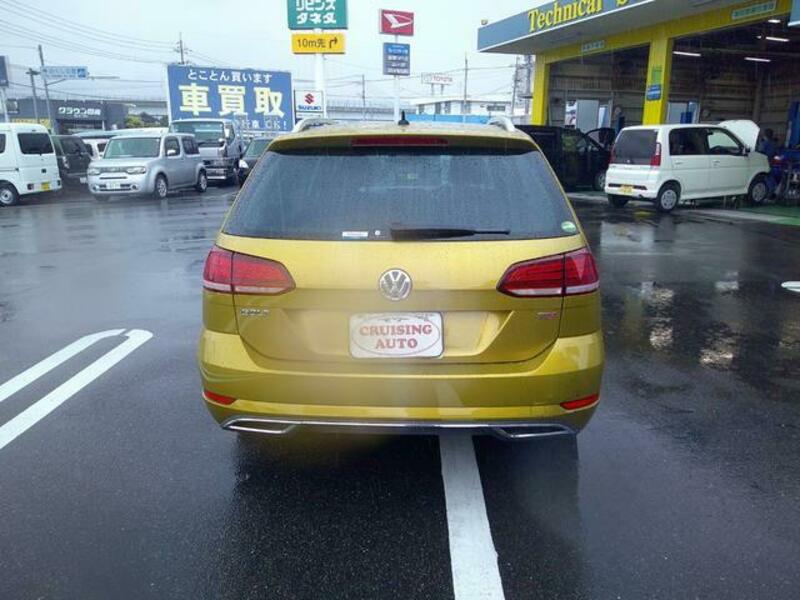 GOLF VARIANT