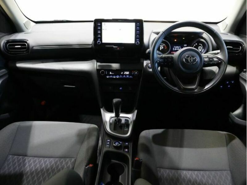YARIS CROSS