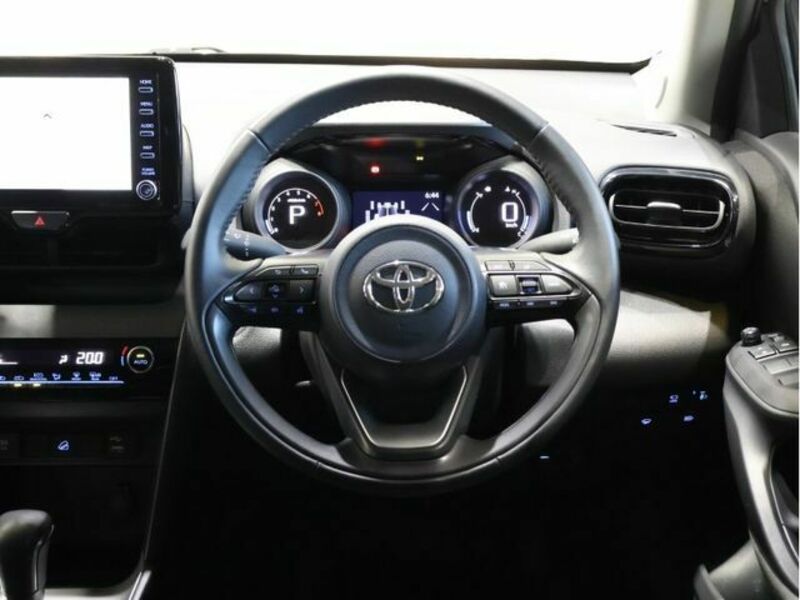 YARIS CROSS