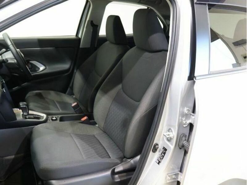 YARIS CROSS