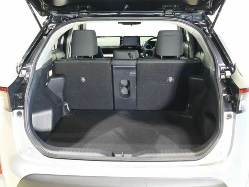 YARIS CROSS