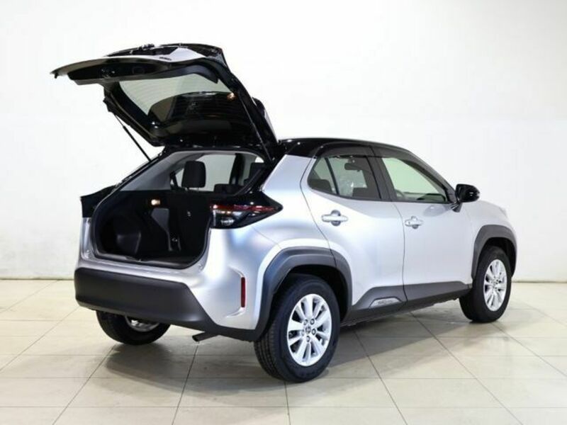YARIS CROSS