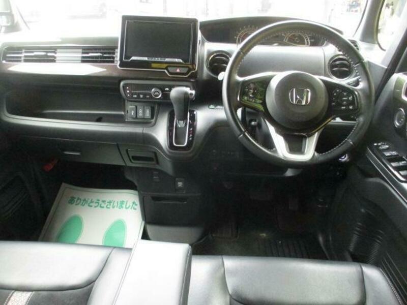 N BOX CUSTOM