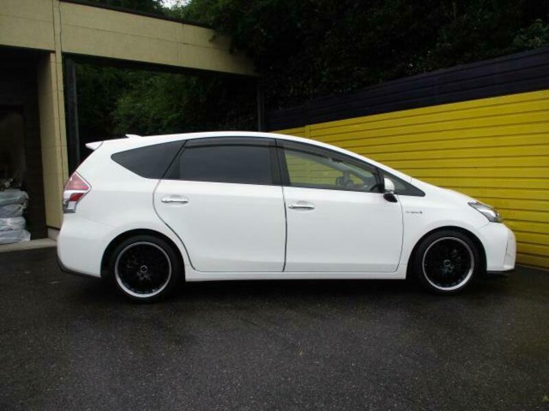 PRIUS ALPHA