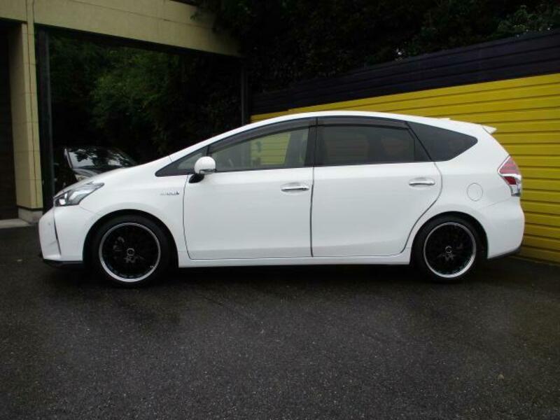 PRIUS ALPHA