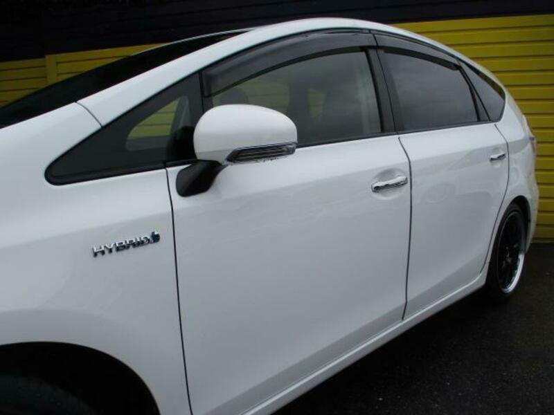 PRIUS ALPHA