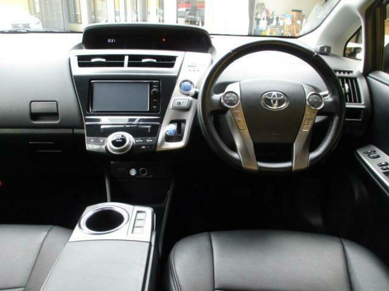 PRIUS ALPHA