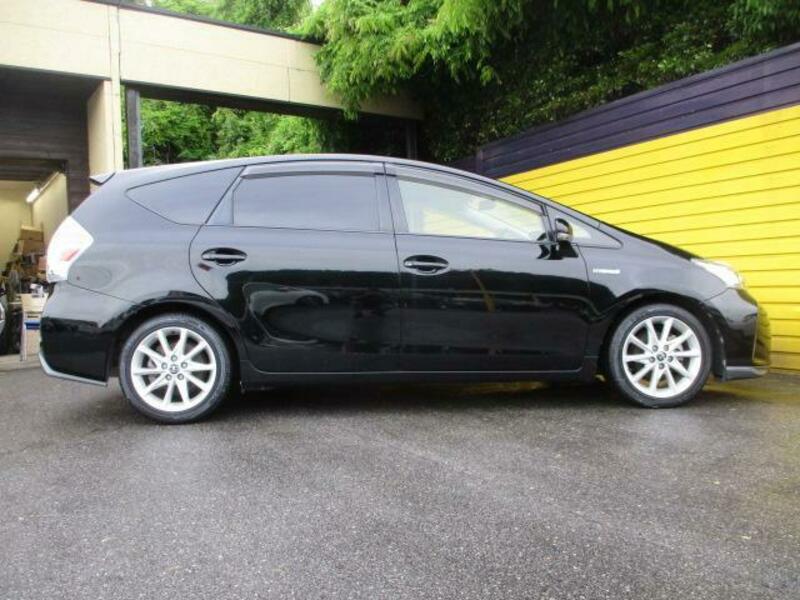 PRIUS ALPHA