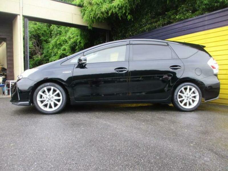 PRIUS ALPHA
