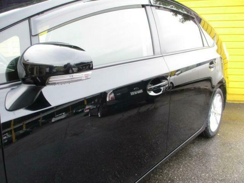 PRIUS ALPHA
