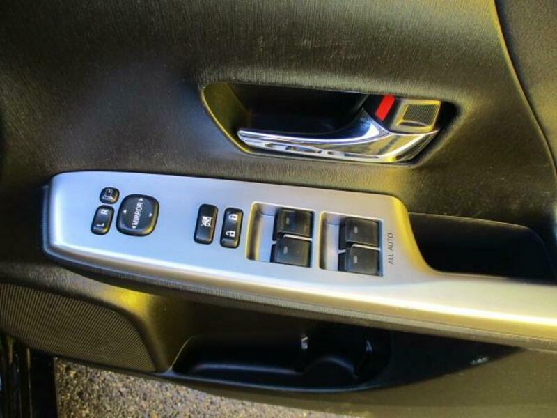 PRIUS ALPHA