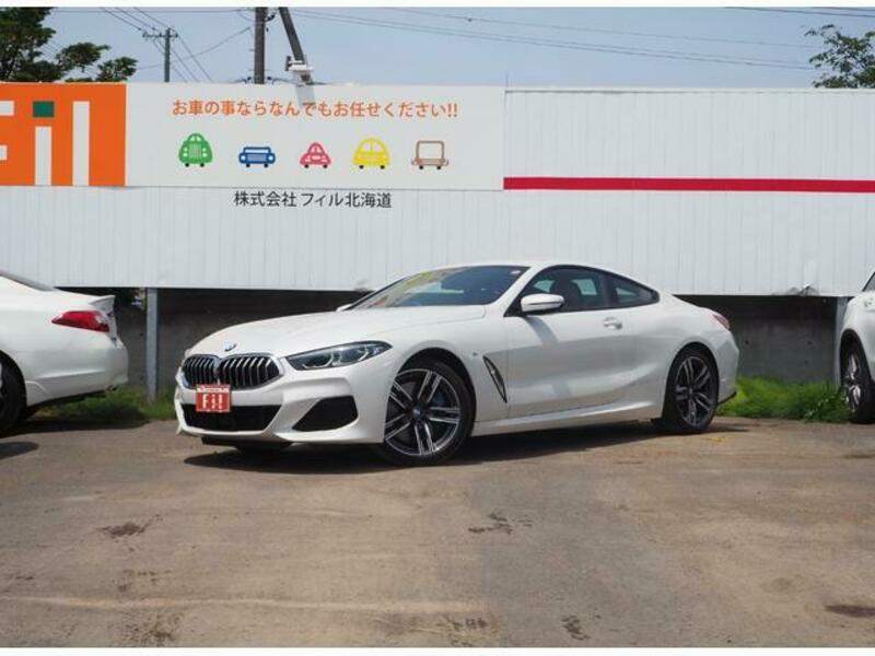 BMW 8 SERIES