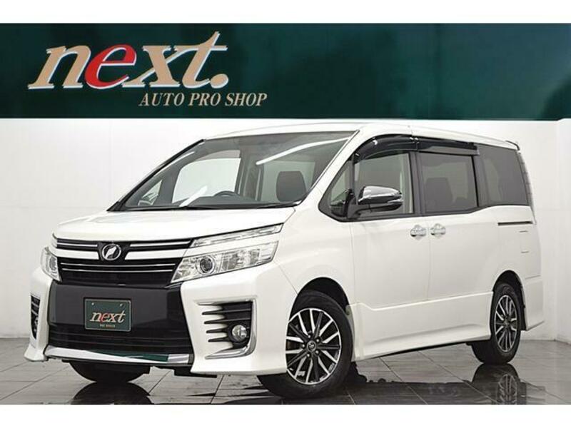 TOYOTA VOXY