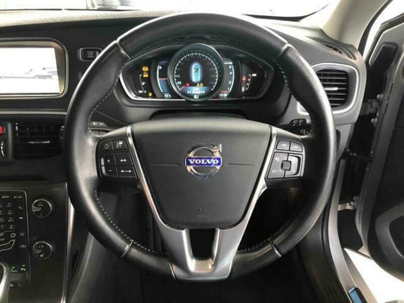 V40