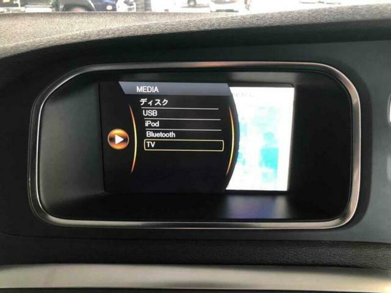 V40