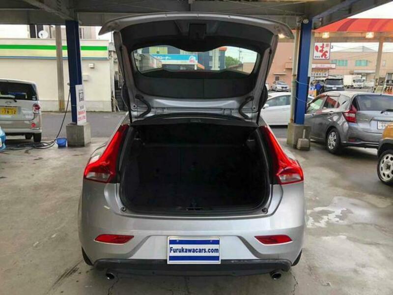 V40