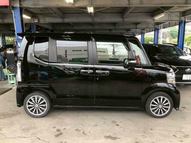 N BOX CUSTOM