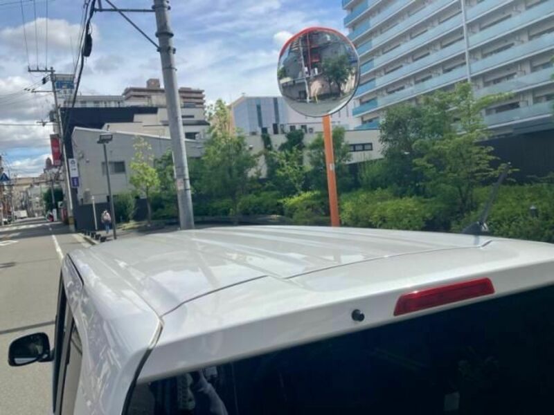 N BOX