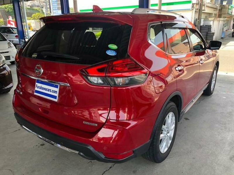 X-TRAIL