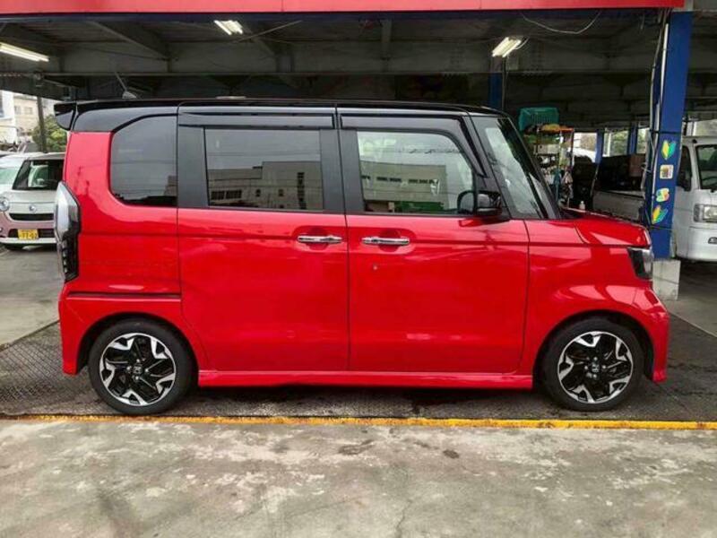 N BOX CUSTOM