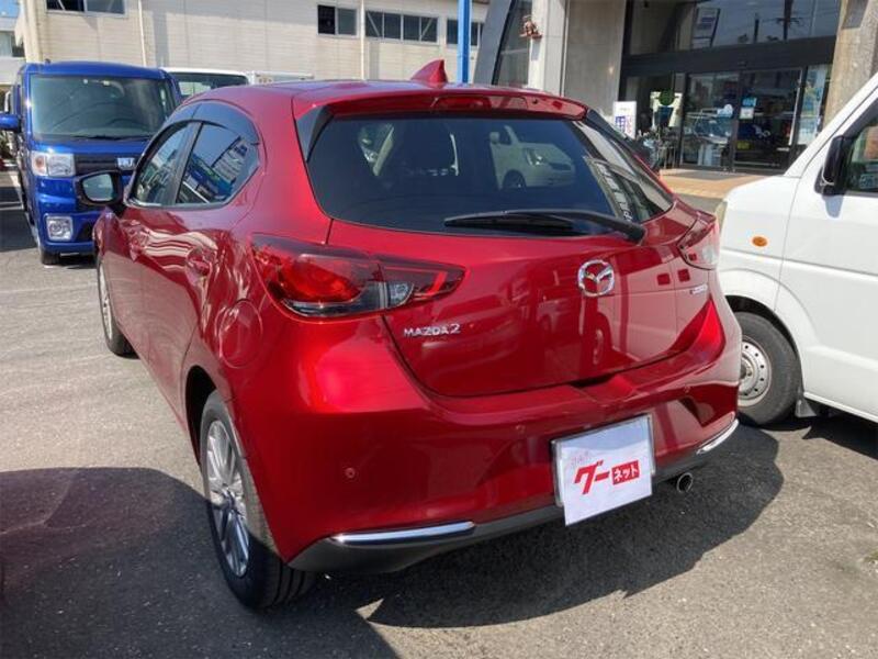 MAZDA2