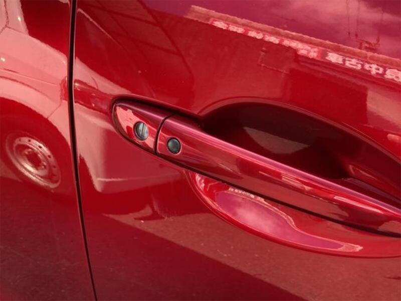 MAZDA2