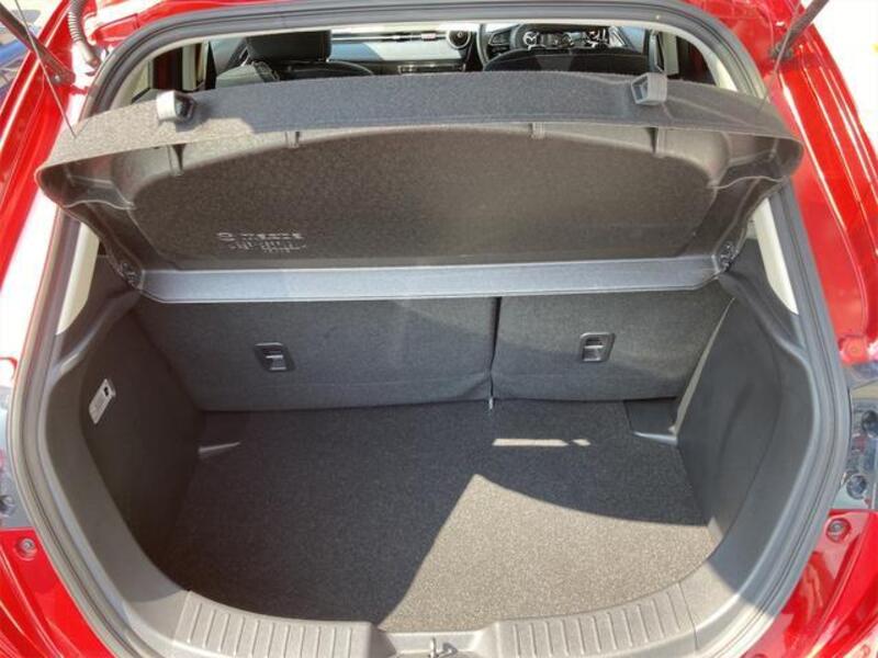 MAZDA2