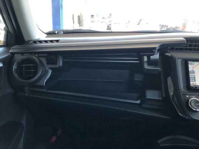 COROLLA AXIO