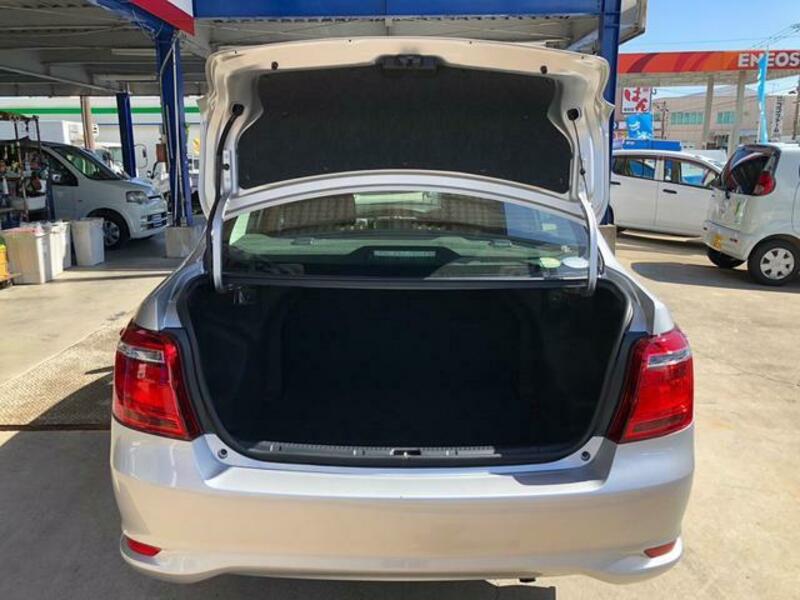 COROLLA AXIO