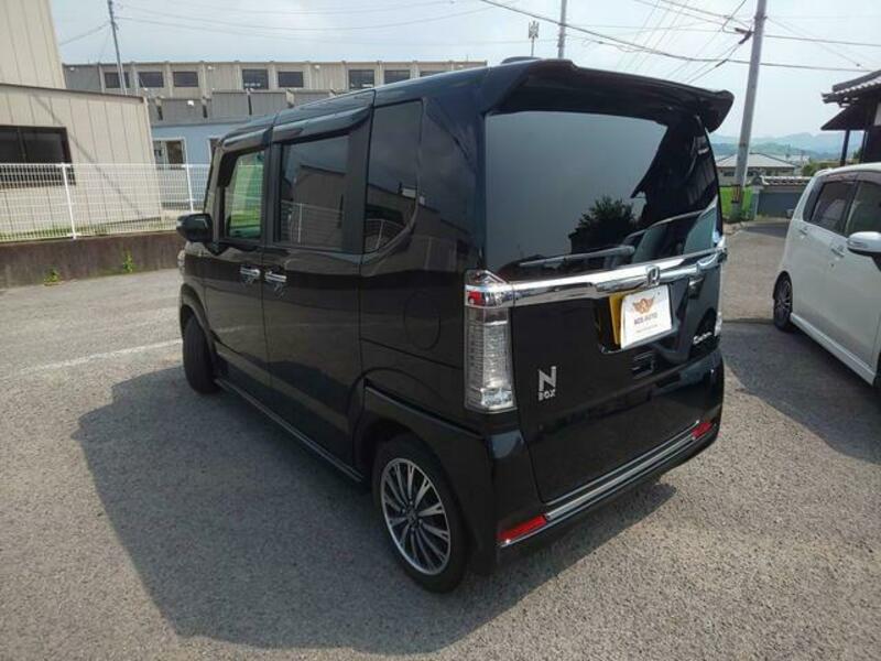 N BOX CUSTOM