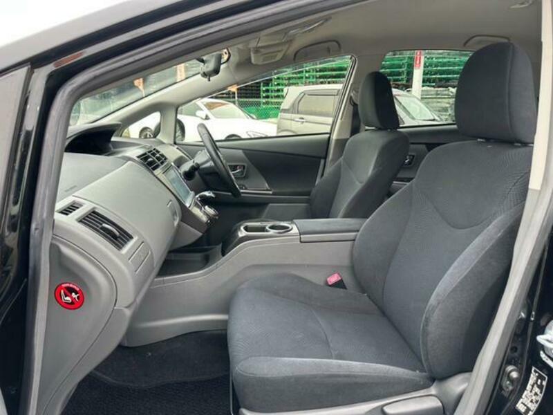 PRIUS ALPHA