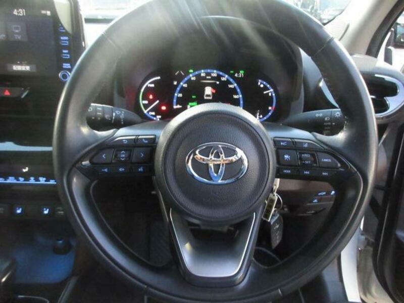 YARIS CROSS