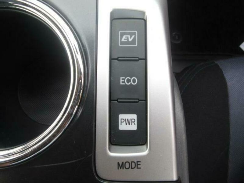 PRIUS ALPHA