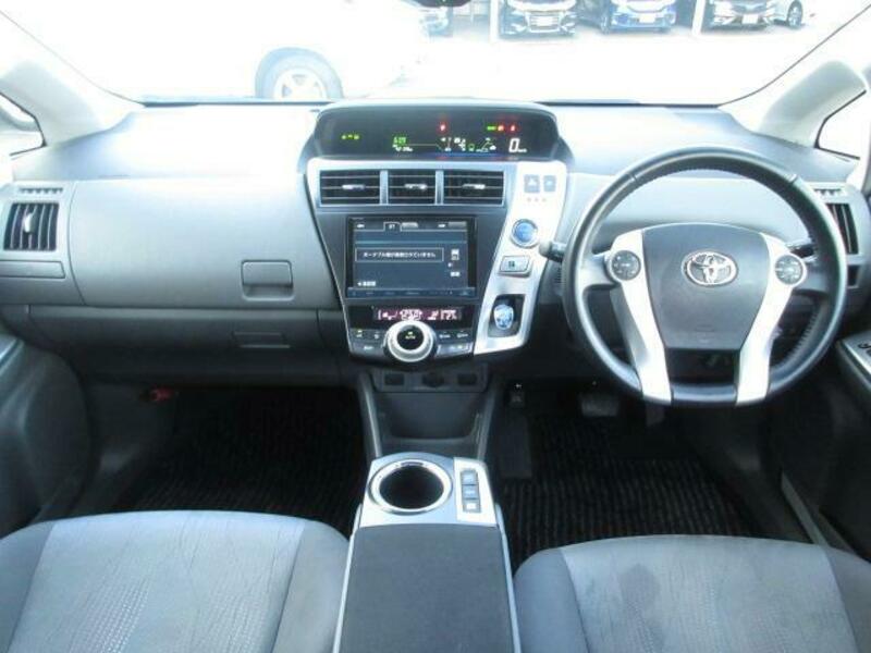 PRIUS ALPHA
