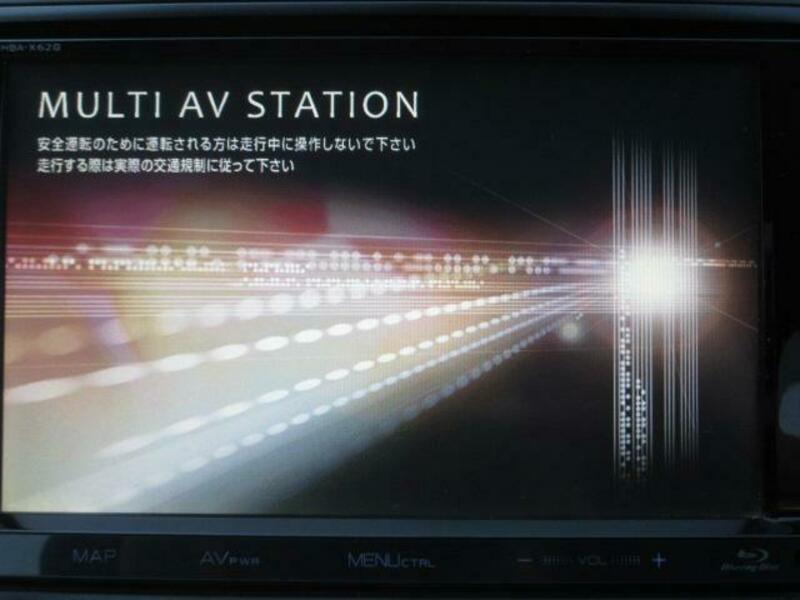 PRIUS ALPHA