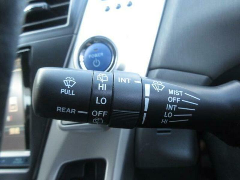 PRIUS ALPHA