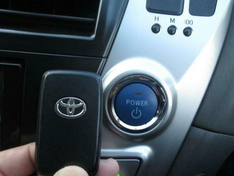 PRIUS ALPHA